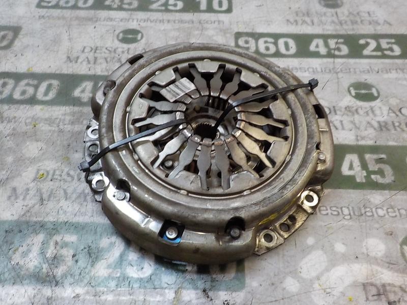 Recambio de kit embrague para renault clio iii 1.2 16v referencia OEM IAM   