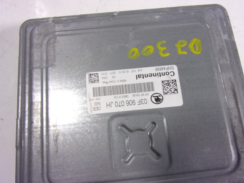 Recambio de centralita motor uce para skoda yeti 1.2 tsi referencia OEM IAM 03F906070JH 03F906070JH 5WP44898