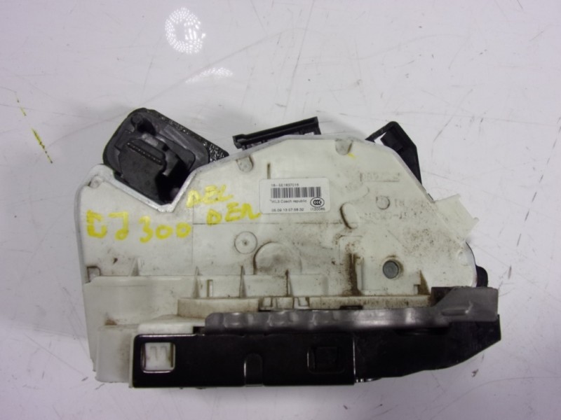 Recambio de cerradura puerta delantera derecha para skoda yeti 1.2 tsi referencia OEM IAM 5K1837016D 5E1837016 