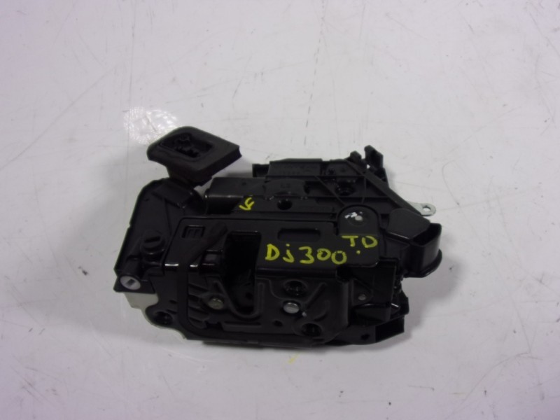 Recambio de cerradura puerta trasera derecha para skoda yeti 1.2 tsi referencia OEM IAM 5K4839016R 5E0839015 