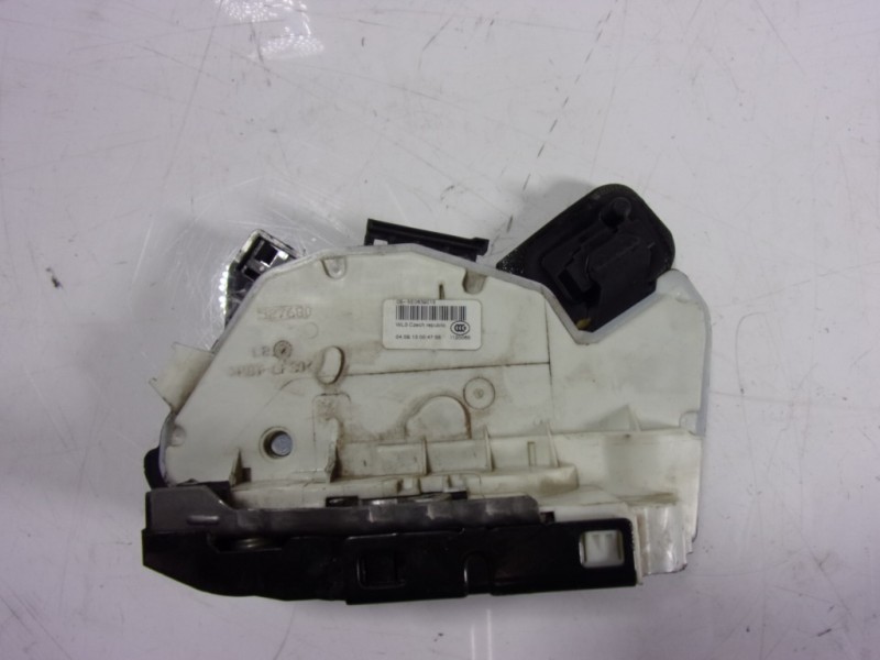 Recambio de cerradura puerta trasera derecha para skoda yeti 1.2 tsi referencia OEM IAM 5K4839016R 5E0839015 