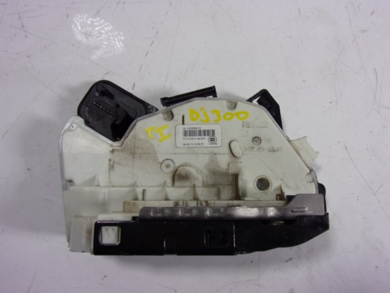 Recambio de cerradura puerta trasera izquierda para skoda yeti 1.2 tsi referencia OEM IAM 5K4839015R 5E0839016 