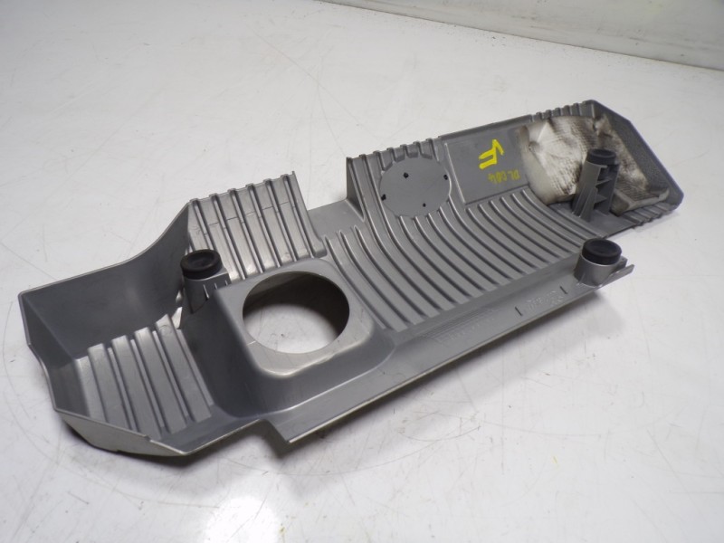 Recambio de tapa motor para toyota auris touring sports (e18) hybrid active referencia OEM IAM 1121237090 1121237090 