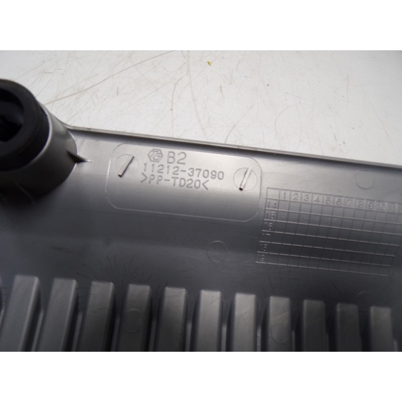 Recambio de tapa motor para toyota auris touring sports (e18) hybrid active referencia OEM IAM 1121237090 1121237090 