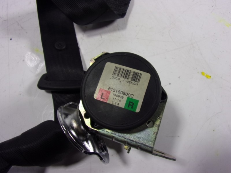 Recambio de cinturon seguridad trasero derecho para skoda yeti 1.2 tsi referencia OEM IAM 5L6857447RAA 615180800C 615180800C