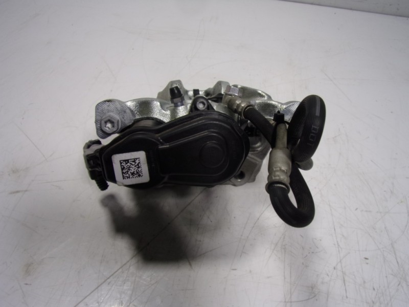 Recambio de pinza freno trasera izquierda para toyota yaris 1.5 vvti hev referencia OEM IAM   