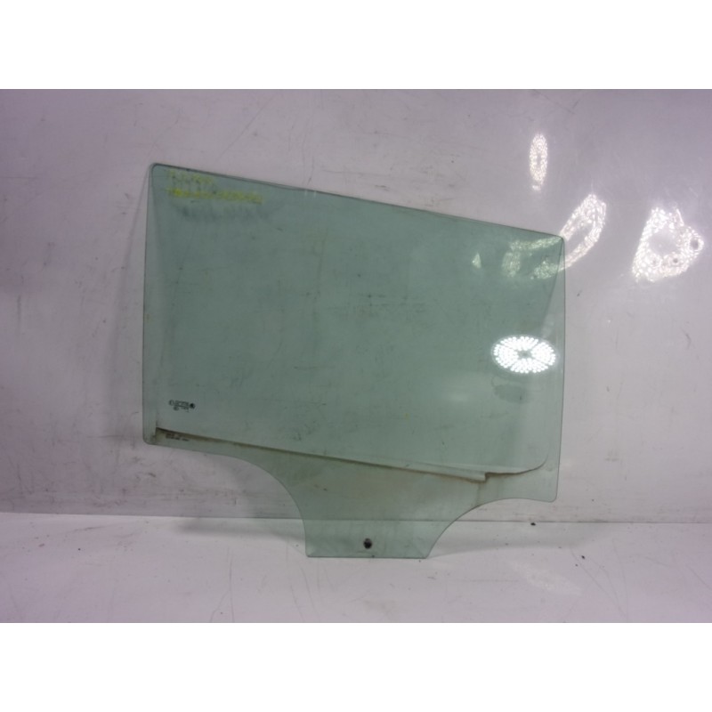 Recambio de cristal puerta trasero derecho para skoda yeti 1.2 tsi referencia OEM IAM 5L0845206A  