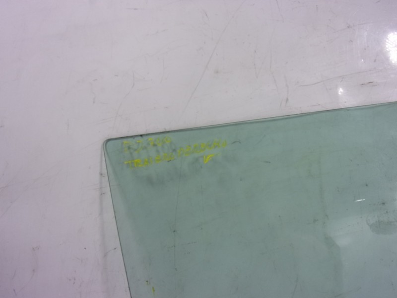 Recambio de cristal puerta trasero derecho para skoda yeti 1.2 tsi referencia OEM IAM 5L0845206A  