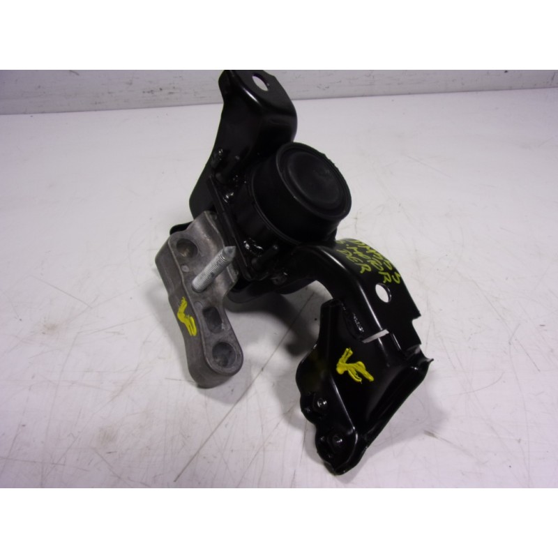 Recambio de soporte motor derecho para toyota yaris 1.5 vvti hev referencia OEM IAM 12305K0060  