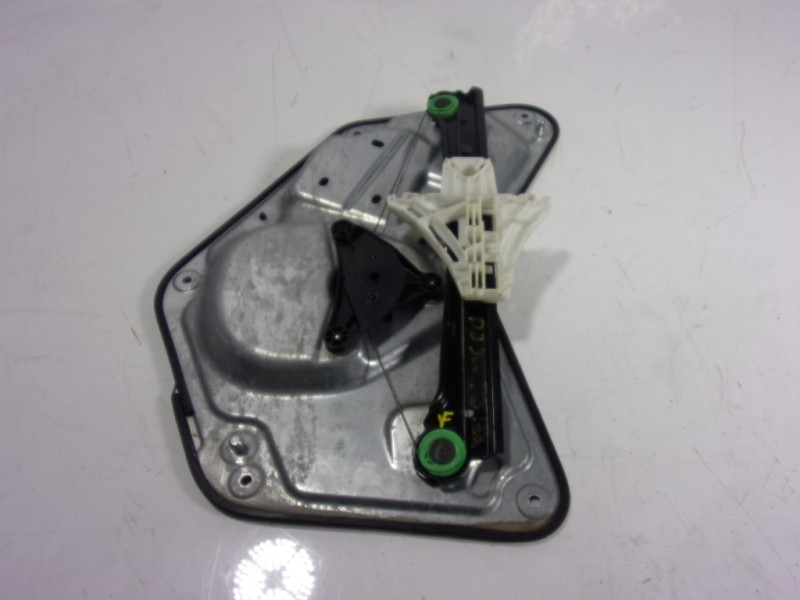 Recambio de elevalunas trasero izquierdo para skoda yeti 1.2 tsi referencia OEM IAM 5L0839461A 5L0839401B 1021912560105