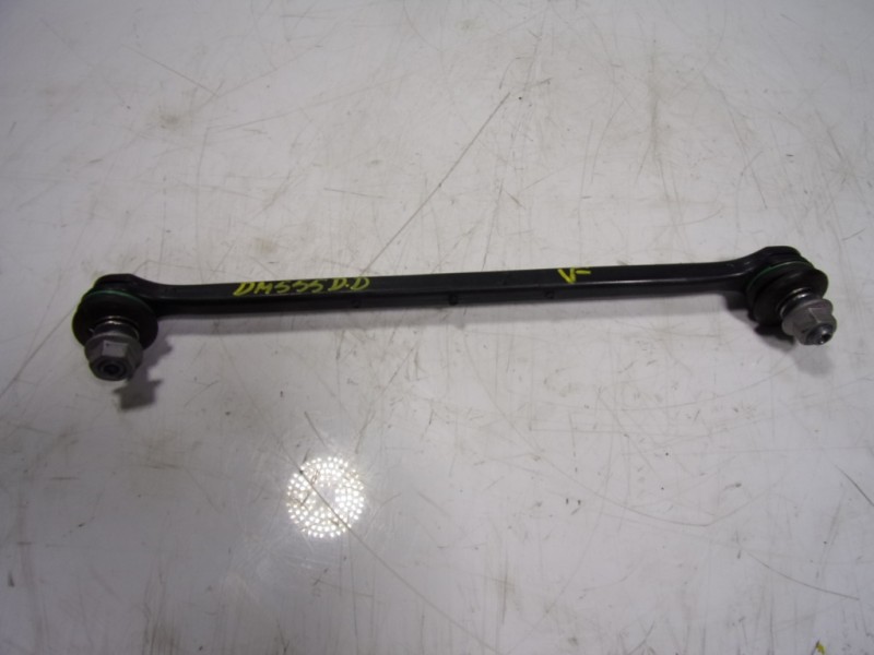 Recambio de tirante delantero derecho para toyota yaris 1.5 vvti hev referencia OEM IAM 48820K0010  