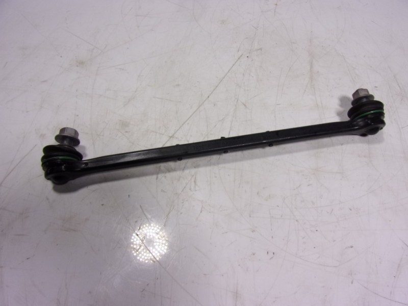 Recambio de tirante delantero derecho para toyota yaris 1.5 vvti hev referencia OEM IAM 48820K0010  