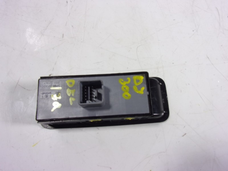 Recambio de mando elevalunas delantero izquierdo para skoda yeti 1.2 tsi referencia OEM IAM 1Z0959858BREH 1Z0959858B 