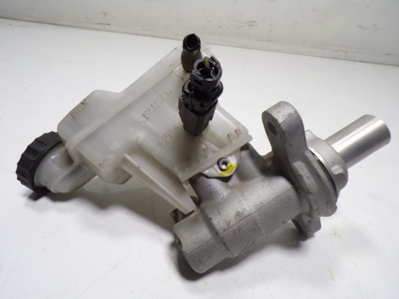 Recambio de bomba freno para peugeot 5008 1.2 12v e-thp referencia OEM IAM 1616905480 9807687080 