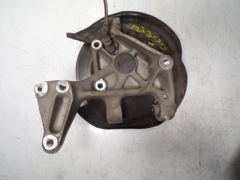 Recambio de mangueta trasera derecha para skoda yeti 1.2 tsi referencia OEM IAM 3C0505434K  