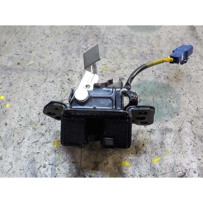 Recambio de cerradura maletero / porton para toyota yaris 1.4 turbodiesel cat referencia OEM IAM 693500D040  