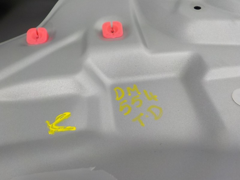 Recambio de puerta trasera derecha para toyota yaris 1.5 vvti hev referencia OEM IAM   