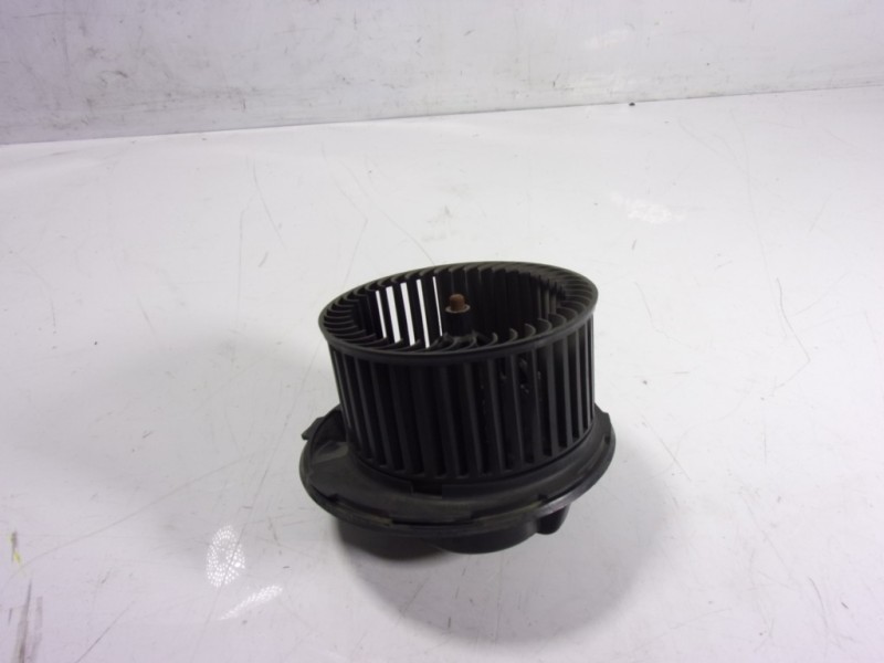 Recambio de motor calefaccion para skoda yeti 1.2 tsi referencia OEM IAM 1K1819015E  