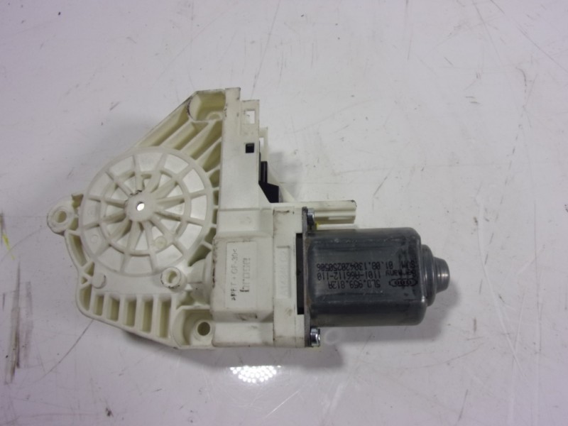 Recambio de motor elevalunas trasero derecho para skoda yeti 1.2 tsi referencia OEM IAM 5L0959812A 5L0959812R 