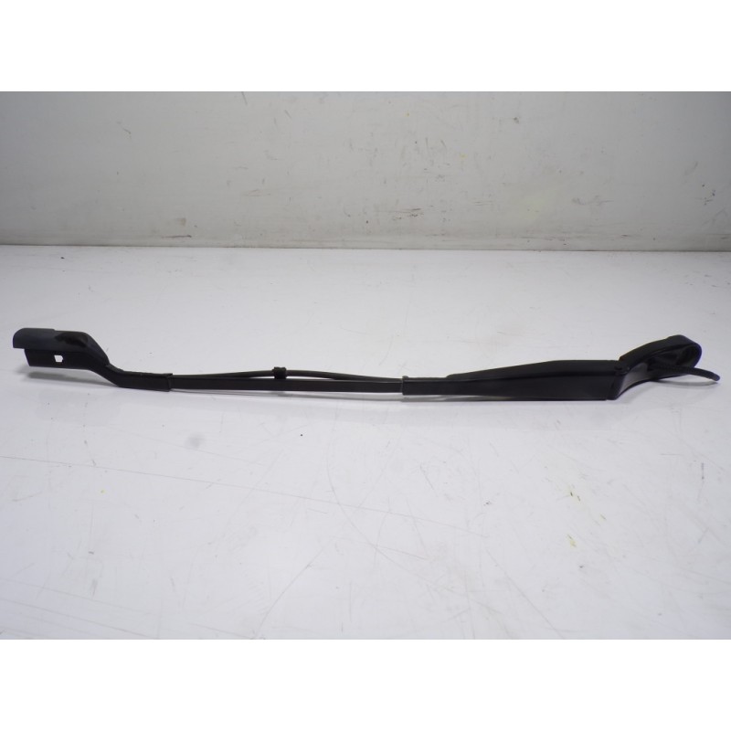 Recambio de brazo limpia delantero izquierdo para peugeot 5008 1.2 12v e-thp referencia OEM IAM 1617039980  