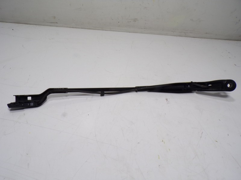 Recambio de brazo limpia delantero izquierdo para peugeot 5008 1.2 12v e-thp referencia OEM IAM 1617039980  