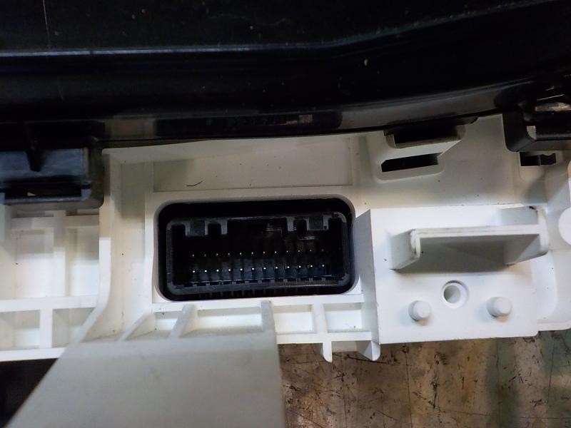 Recambio de cuadro instrumentos para toyota yaris 1.4 turbodiesel cat referencia OEM IAM 838000DG40  