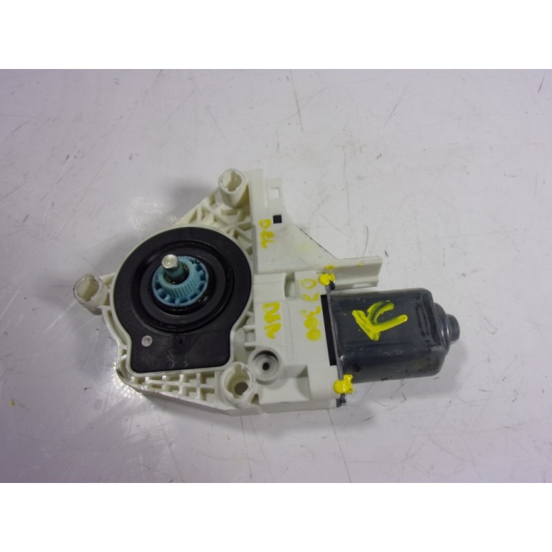 Recambio de motor elevalunas delantero derecho para skoda yeti 1.2 tsi referencia OEM IAM 8K0959812A 8K0959812A 