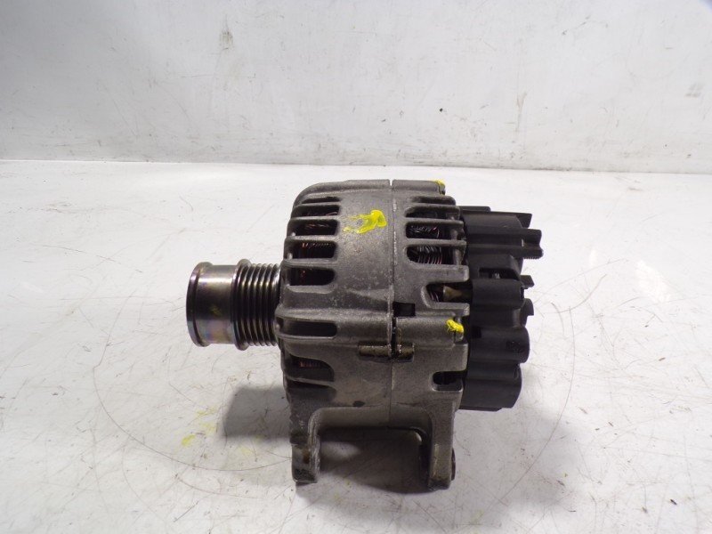 Recambio de alternador para volkswagen polo 1.0 tsi referencia OEM IAM 04E903015 04E903015 218244147