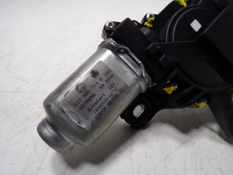 Recambio de motor limpia trasero para skoda yeti 1.2 tsi referencia OEM IAM 5J7955711B 5J7955711B 