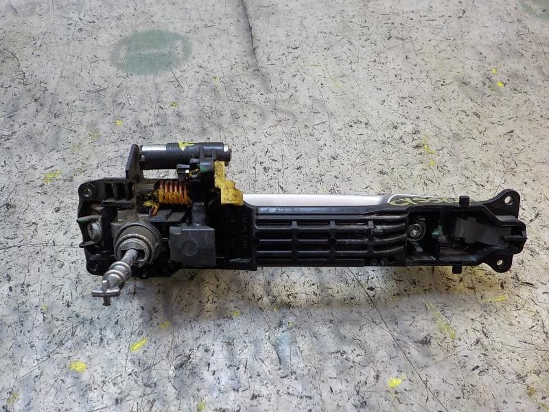 Recambio de maneta exterior delantera izquierda para toyota yaris 1.4 turbodiesel cat referencia OEM IAM 692110D901  