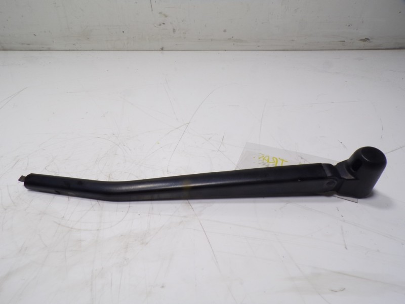 Recambio de brazo limpia trasero para bmw serie 1 berlina (e81/e87) 116d referencia OEM IAM 61629449913  