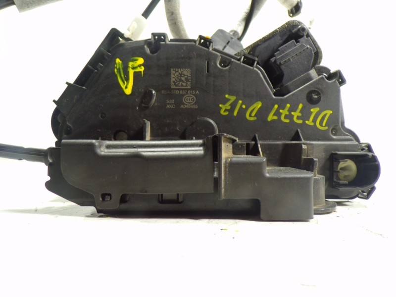 Recambio de cerradura puerta delantera izquierda para volkswagen polo 1.0 tsi referencia OEM IAM 5TB837015C 5TB837015A 