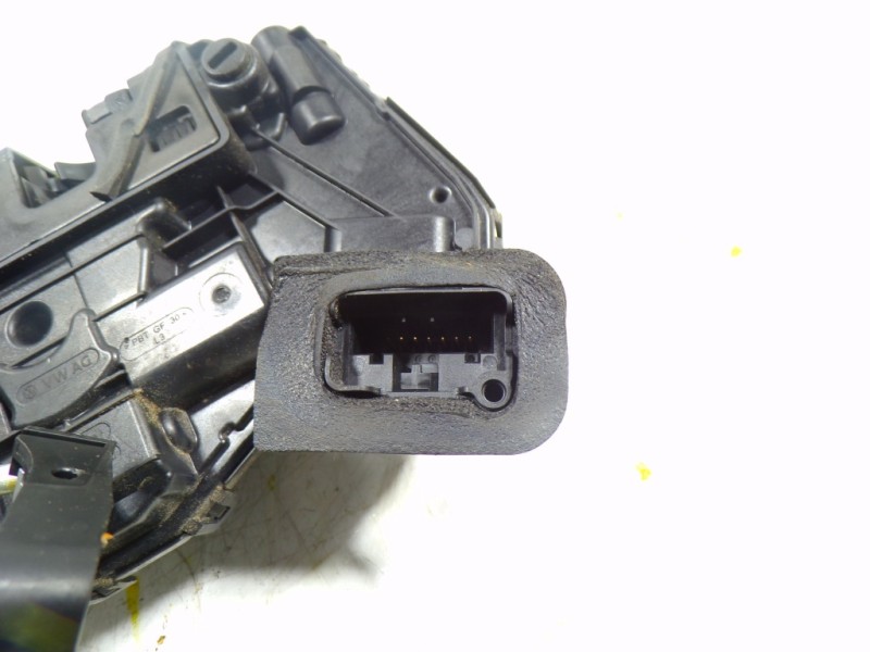 Recambio de cerradura puerta trasera izquierda para volkswagen polo 1.0 tsi referencia OEM IAM 5TA839015E 5TA839015E 