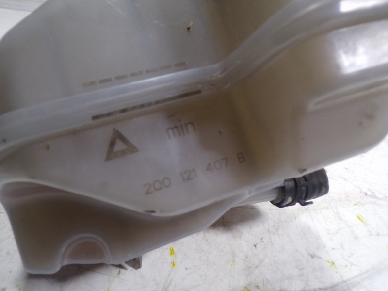 Recambio de deposito expansion para volkswagen polo 1.0 tsi referencia OEM IAM 2Q0121407B 2Q0121407B 