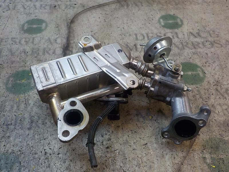Recambio de enfriador egr para toyota yaris 1.4 turbodiesel cat referencia OEM IAM 2560133060  
