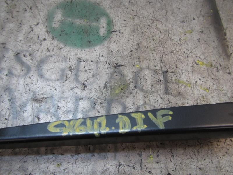 Recambio de brazo limpia delantero izquierdo para citroën c-elysée seduction referencia OEM IAM 1609068680  