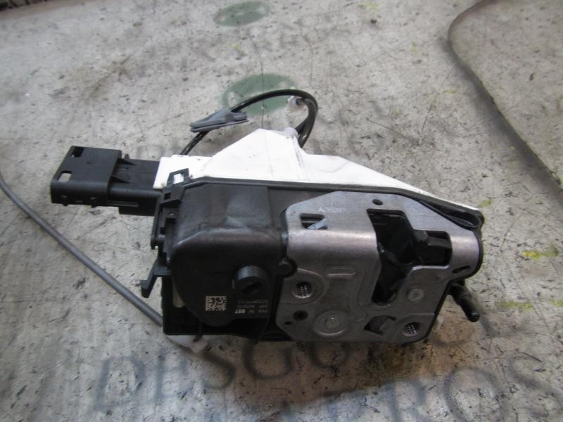 Recambio de cerradura puerta delantera derecha para citroën c-elysée seduction referencia OEM IAM 9676785780  