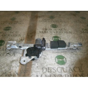 ELEVALUNAS TRASERO DERECHO 