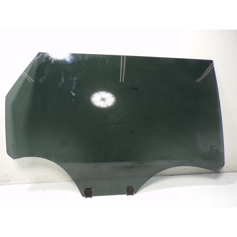 Recambio de cristal puerta trasero derecho para peugeot 5008 1.2 12v e-thp referencia OEM IAM 9821233480  