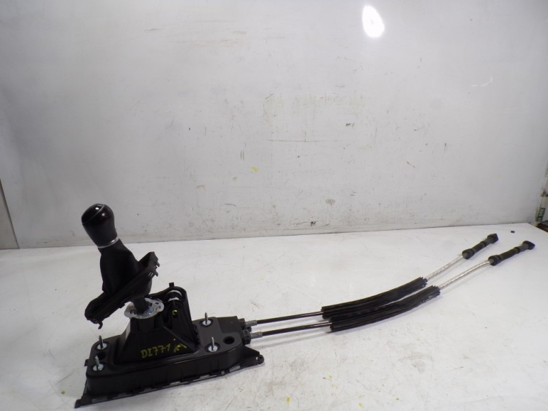 Recambio de palanca cambio para volkswagen polo 1.0 tsi referencia OEM IAM 2Q0711049J 2Q0711049J 