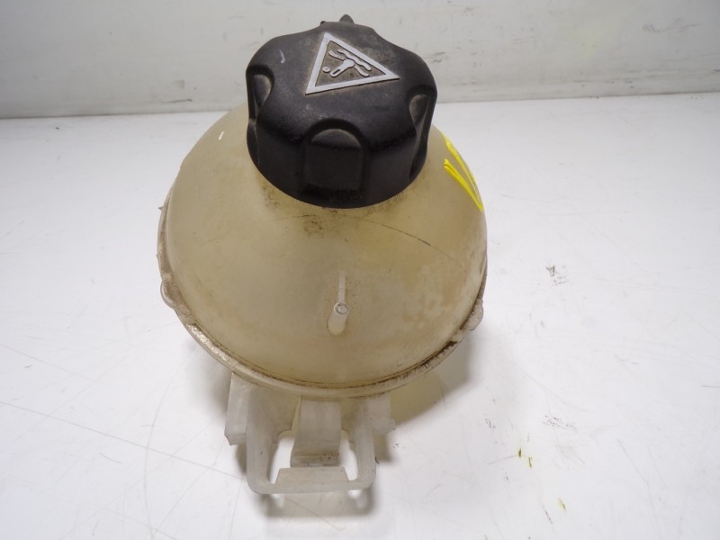 Recambio de deposito expansion para peugeot 5008 1.2 12v e-thp referencia OEM IAM 9678125880 9678514680 