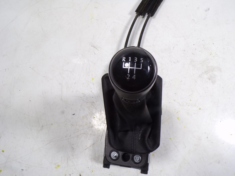 Recambio de palanca cambio para volkswagen polo 1.0 tsi referencia OEM IAM 2Q0711049J 2Q0711049J 