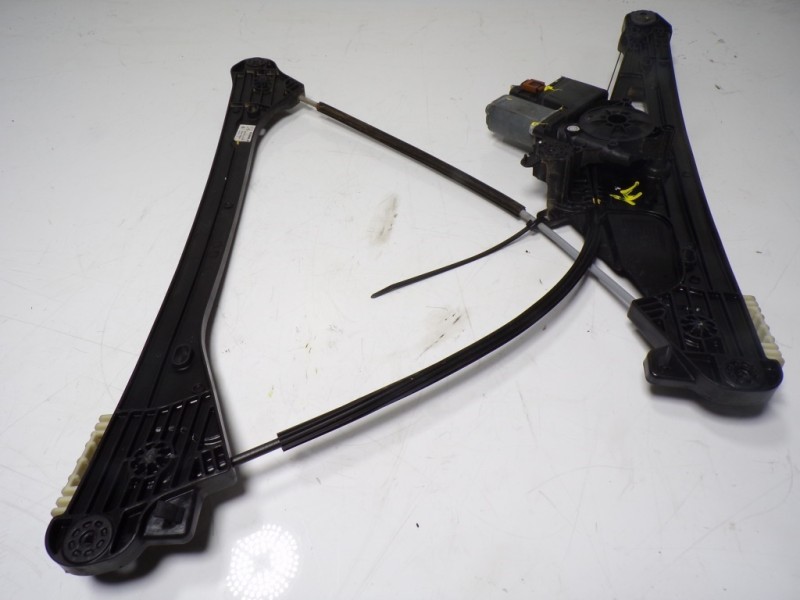 Recambio de elevalunas delantero derecho para peugeot 5008 1.2 12v e-thp referencia OEM IAM 9810488880 9811791280 