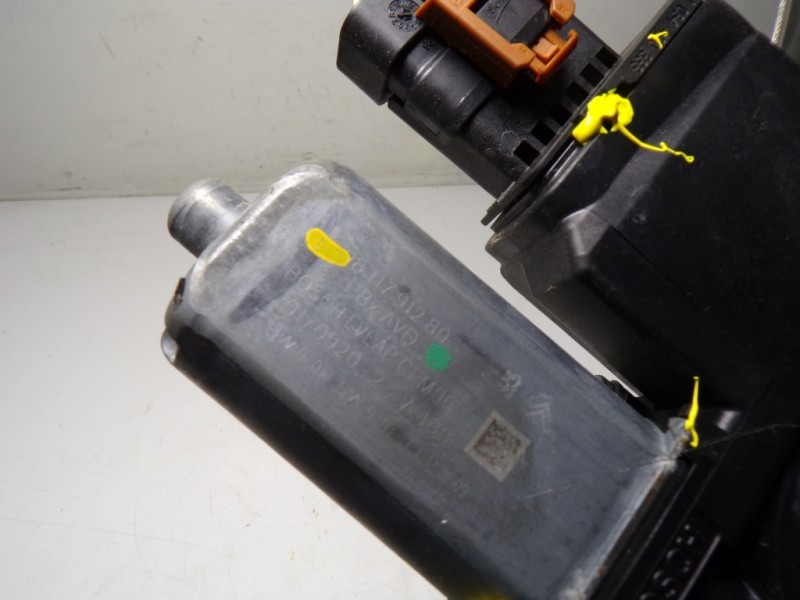 Recambio de elevalunas delantero derecho para peugeot 5008 1.2 12v e-thp referencia OEM IAM 9810488880 9811791280 