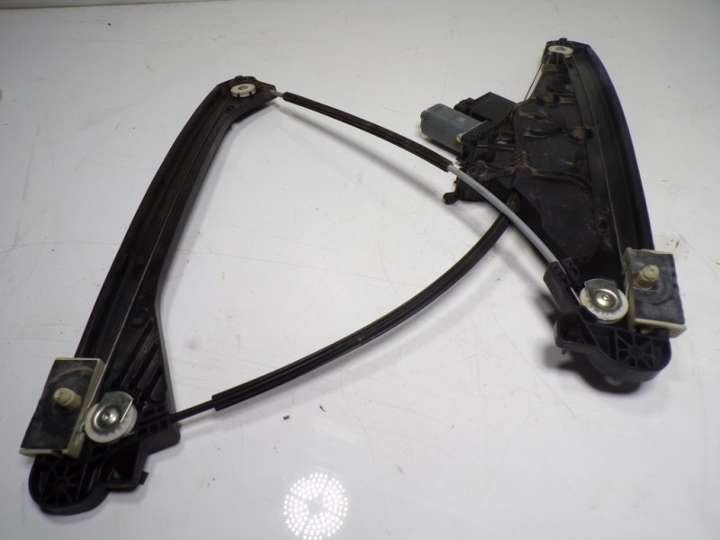 Recambio de elevalunas delantero izquierdo para peugeot 5008 1.2 12v e-thp referencia OEM IAM 9810488980 9811848780 