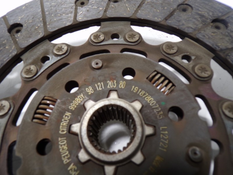 Recambio de kit embrague para peugeot 5008 1.2 12v e-thp referencia OEM IAM 9831386880 9812120380 