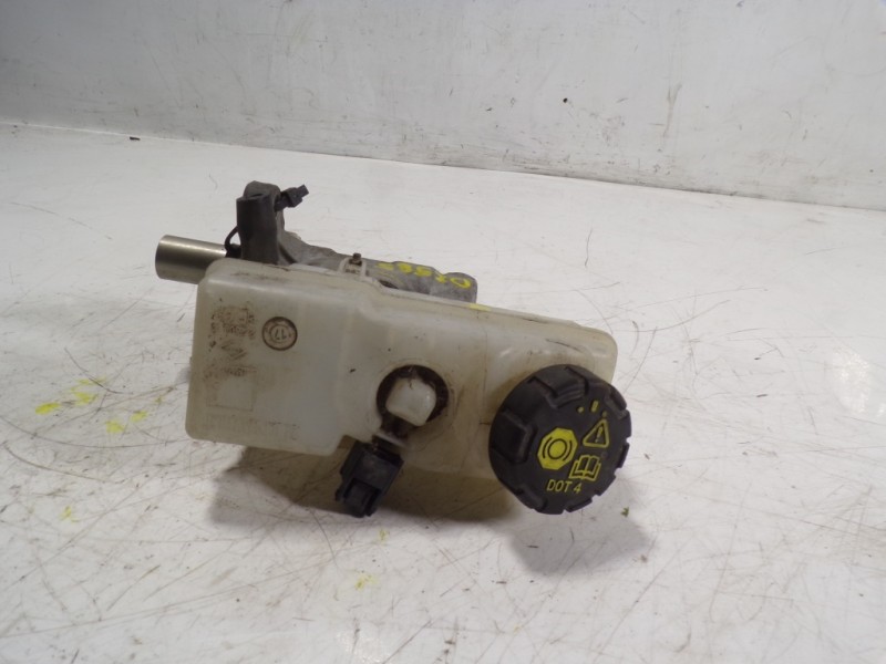 Recambio de bomba freno para dacia duster 1.5 dci diesel fap cat referencia OEM IAM 460112629R  