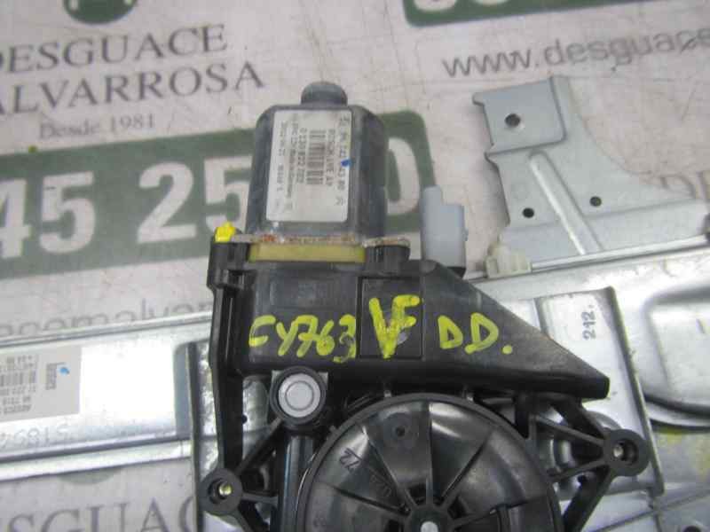 Recambio de elevalunas delantero derecho para peugeot 208 1.4 hdi fap referencia OEM IAM 9673154380  