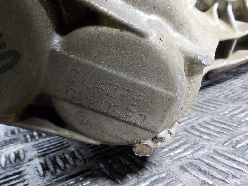 Recambio de caja cambios para dacia duster 1.5 dci diesel fap cat referencia OEM IAM 320105644R TL4075 