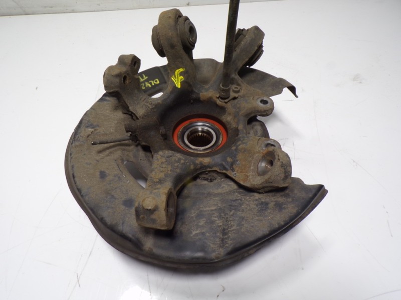 Recambio de mangueta trasera derecha para bmw serie 1 berlina (e81/e87) 116d referencia OEM IAM 33326774810  